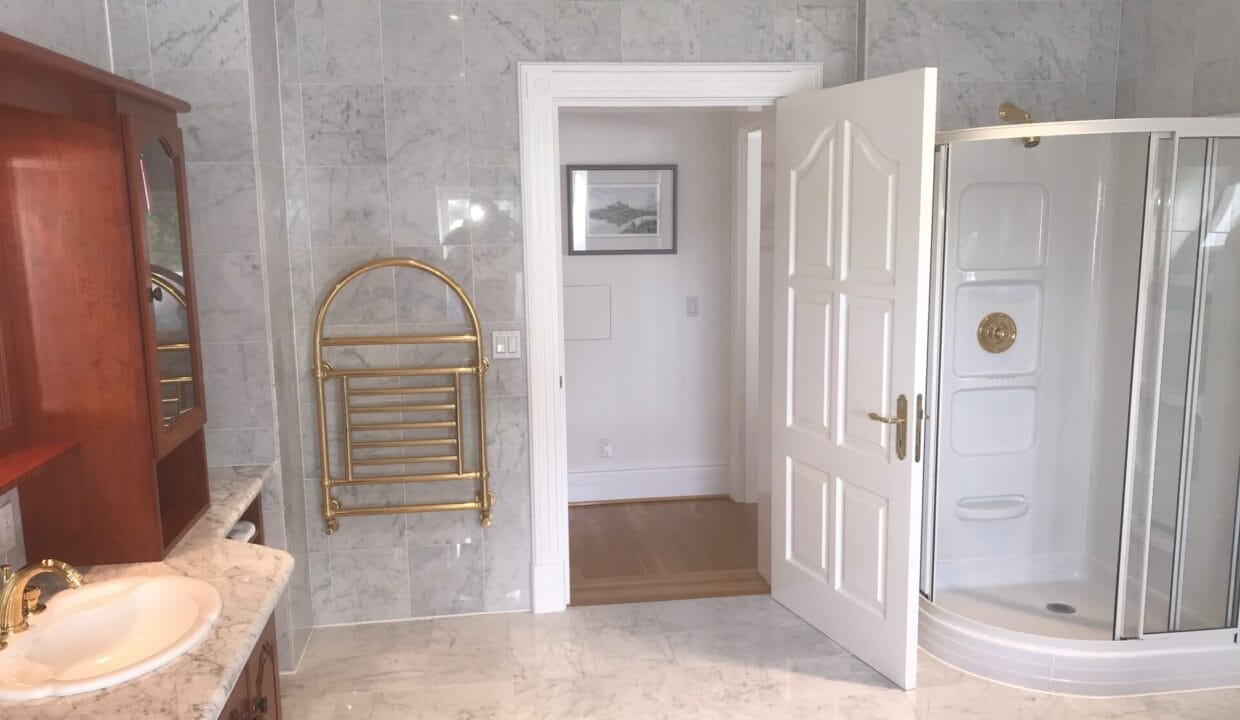 2BCE6BF8-CBBF-4A3A-988B-A2E8C9039A2F