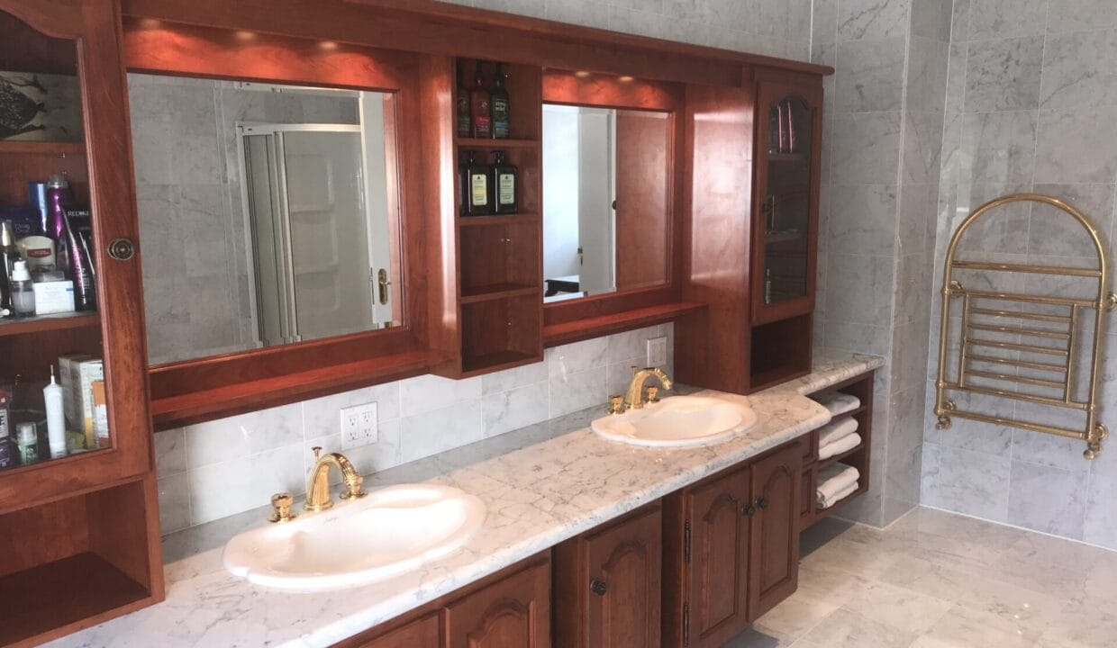 E78C6C03-27BE-426D-8655-E0A5976B6A4E