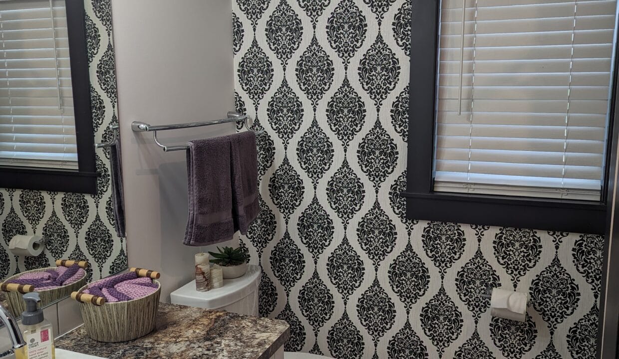 MAIN BATHROOM #12
