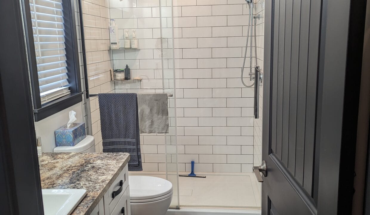 MASTER BATHROOM #9