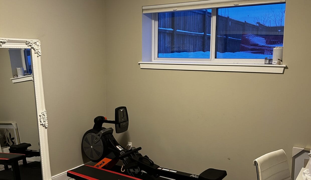 Downstairs Bedroom2