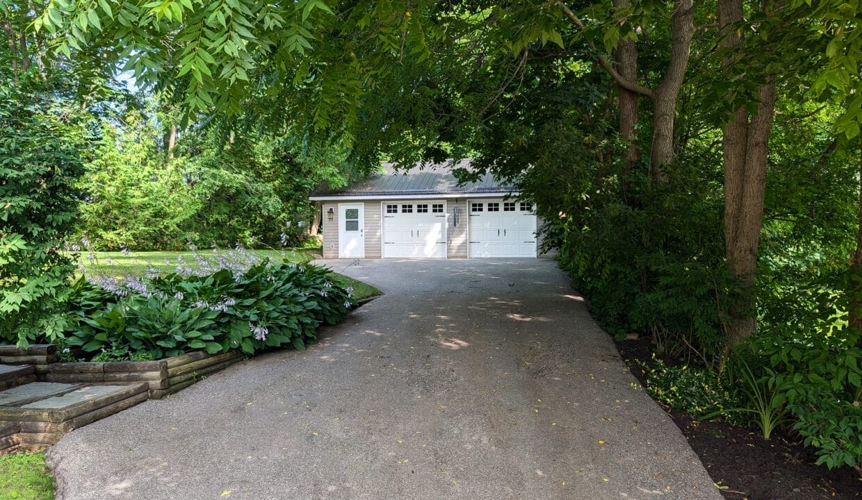 260_Colborne_Garage1