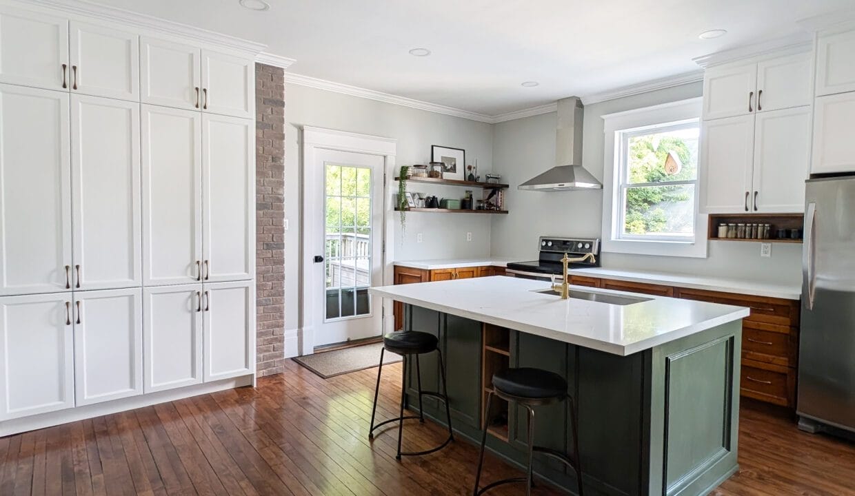 260_Colborne_Kitchen1