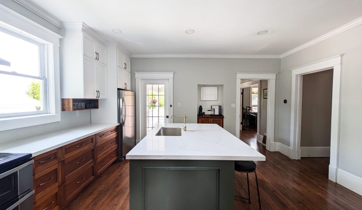 260_Colborne_Kitchen2