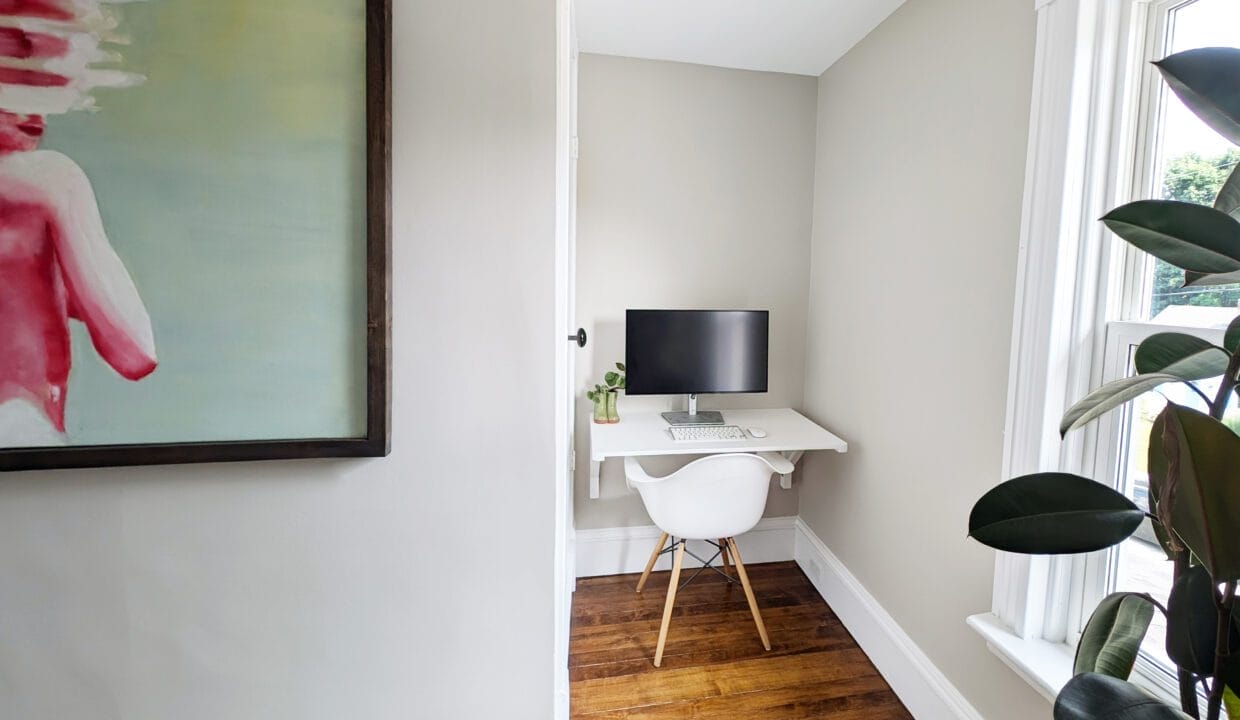 260_Colborne_Office