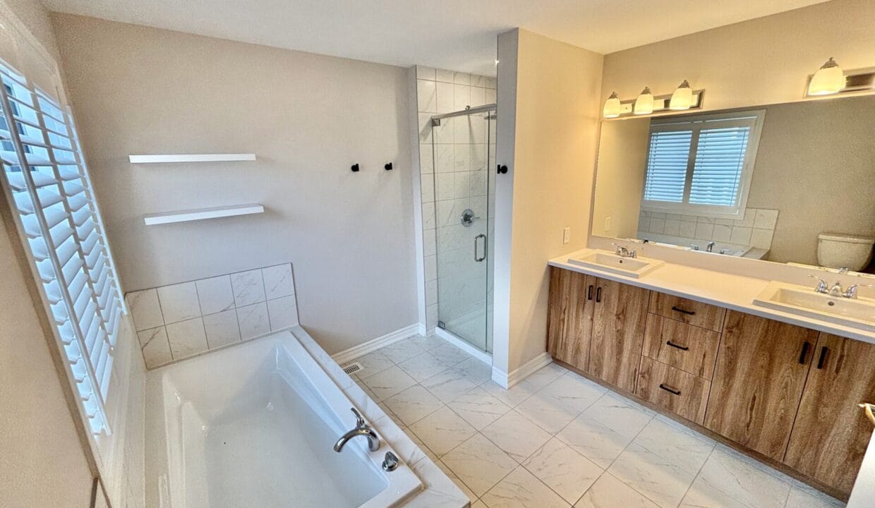 14 MasterBedroomEnsuite1