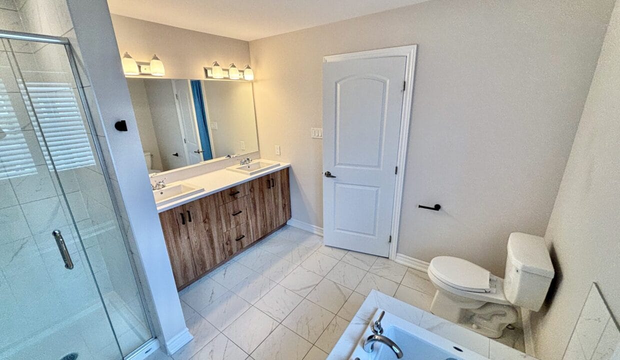 14 MasterBedroomEnsuite3