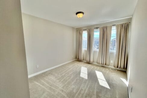 18 Guest Bedroom1