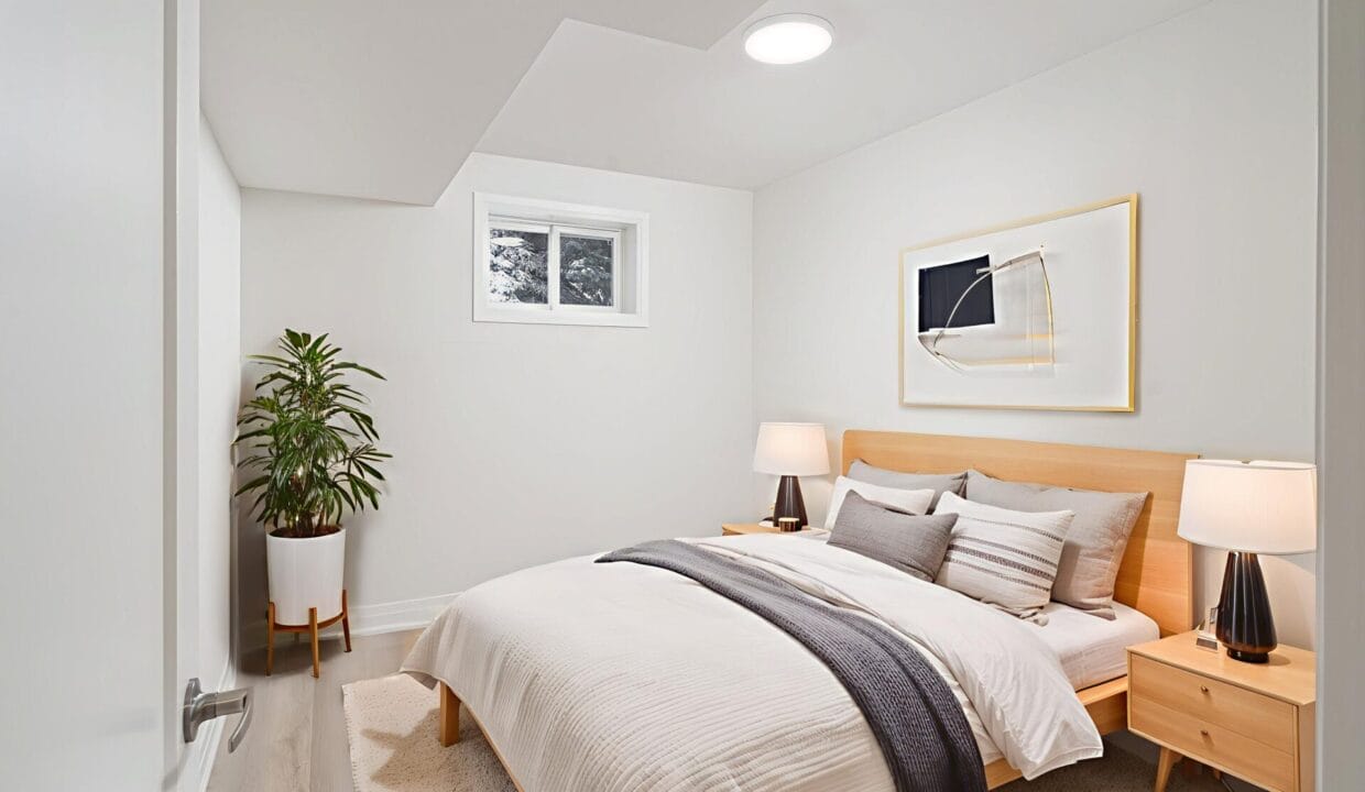 18-Louise-Lane-Orillia-Bedroom vs