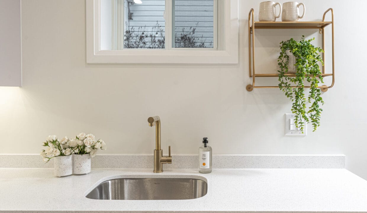 18 Louise Lane - Orillia - PHOTOGRAPHER- Mitchell Hubble - Modern Movement Creative Inc -December 15, 2022 - 17