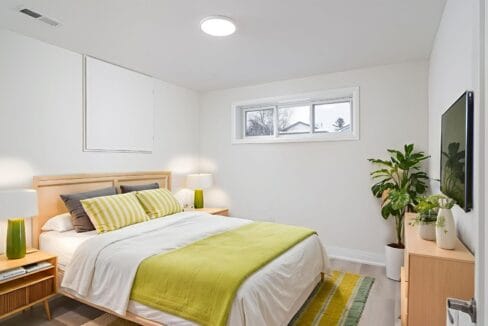 18-Louise-Lane-Orillia-Primary-Bedroom vs