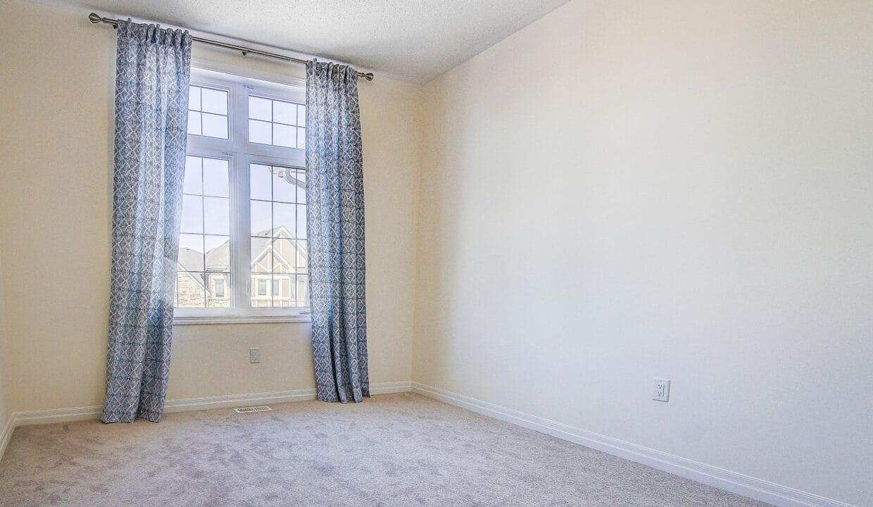8bedroom 3