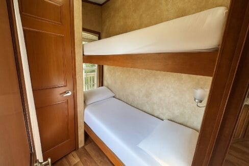BUNKS-2-Godfrey-11