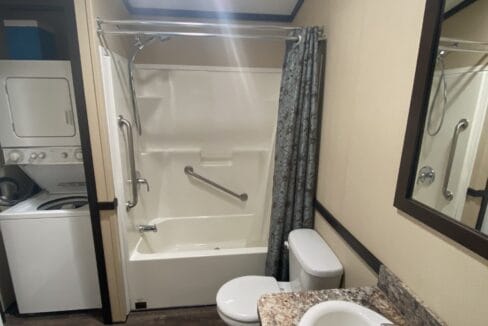 Bathroom-3-scaled