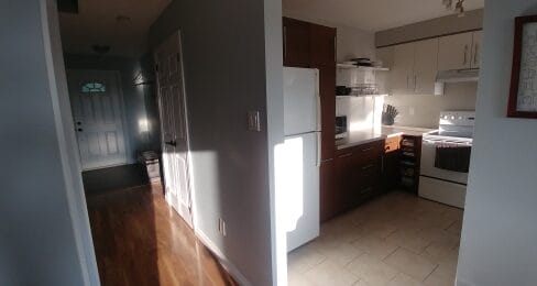 Front Entrance-Kitchen