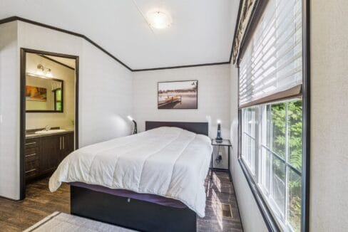 Primary Bedroom-min