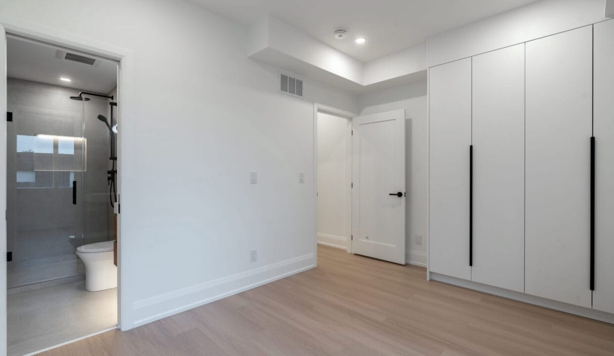 15 - Main Bedroom 2