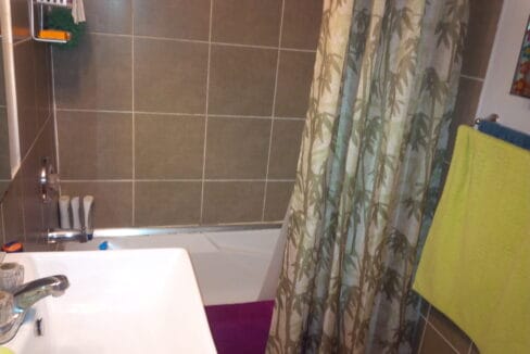206-snapshot#34-downstairs- bathroom- picture 2 of 3- IMG (2)