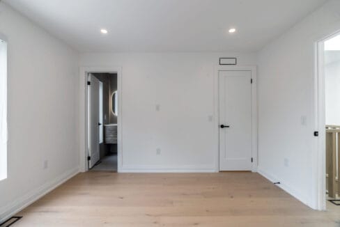 23 - Main Bedroom 2