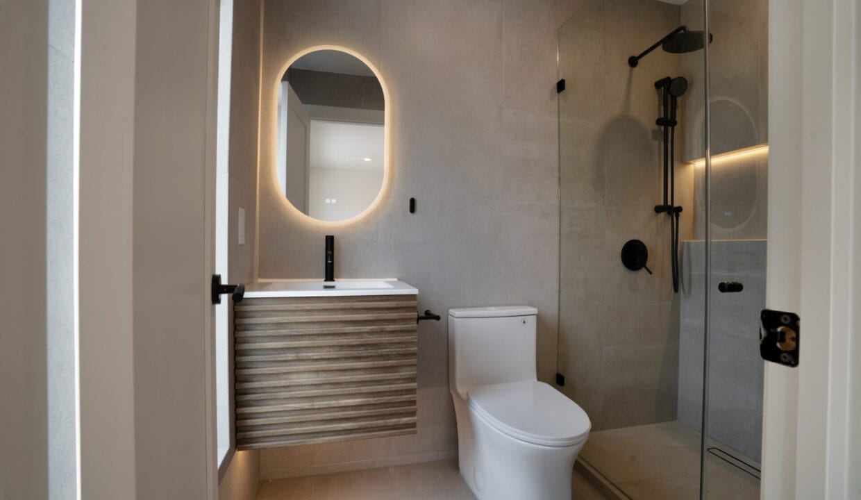 26 - En Suite 1