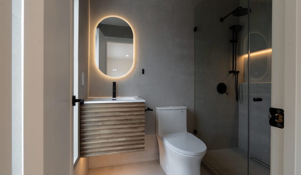 27 - En Suite 2