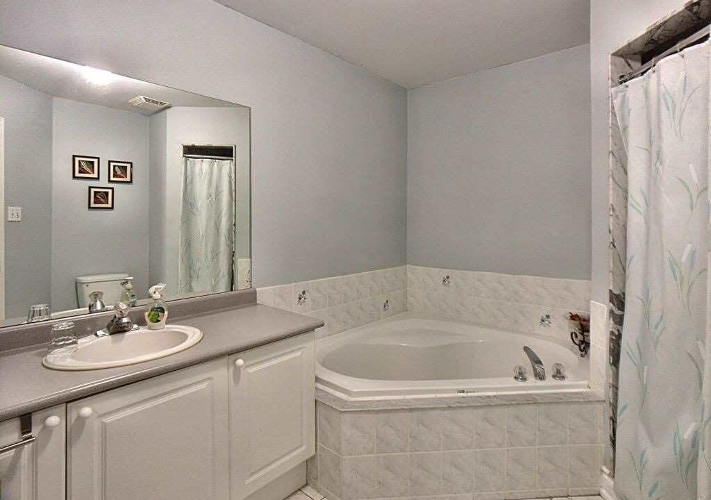 28-mannel-crescent-brampton-W5369443-21