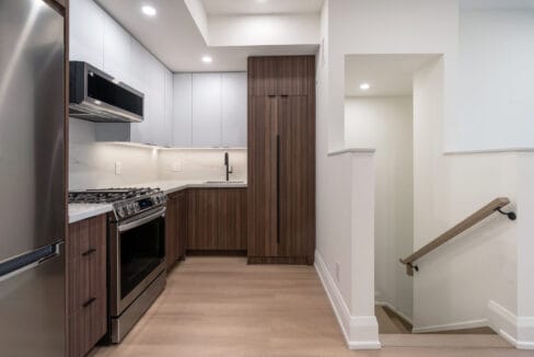 4 - Kitchen_Stairs