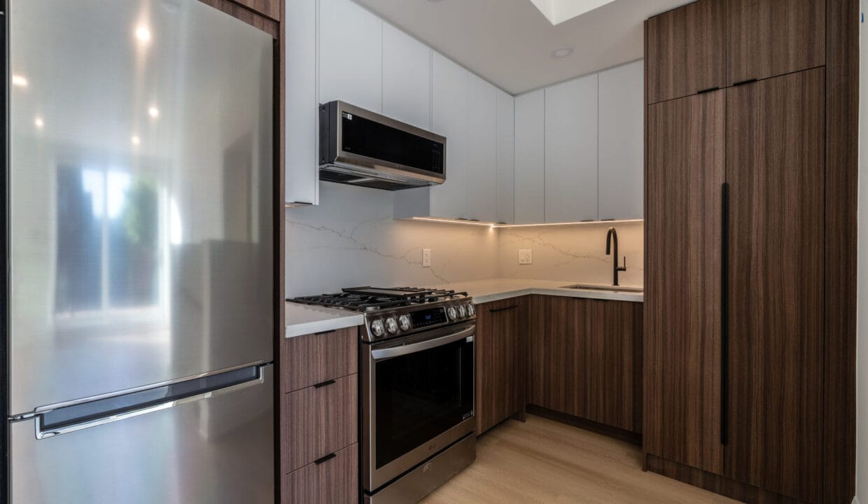 5 - Kitchen