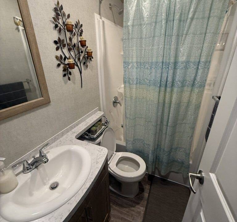 Bathroom-2-1-768x1024