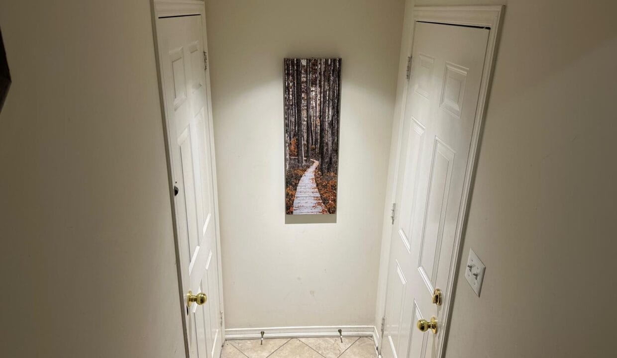 Garage Entrance & Main Floor Laundry
