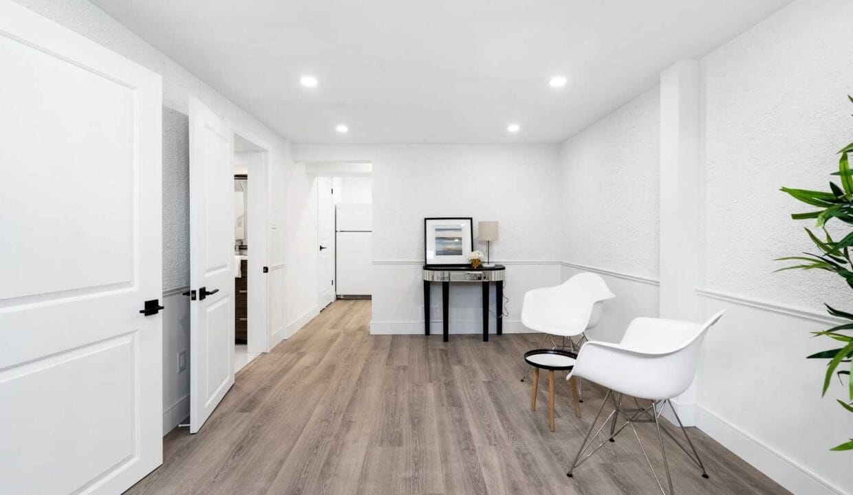 411-enfield-road-burlington-W5420741-27