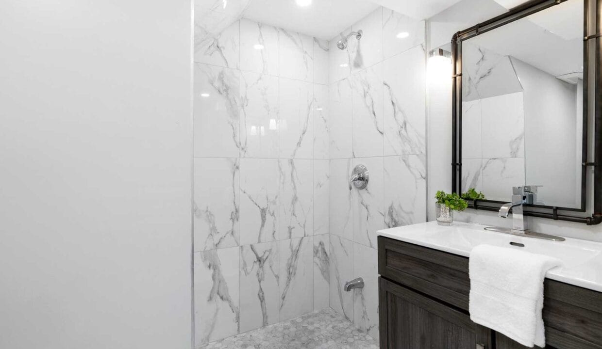 411-enfield-road-burlington-W5420741-29