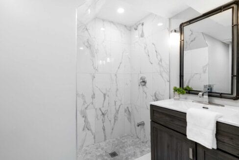 411-enfield-road-burlington-W5420741-29