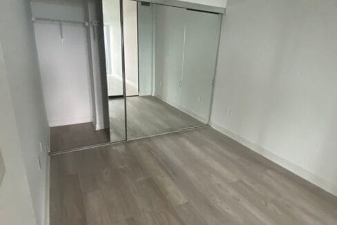 H72920-708_Closet_2025-09-22