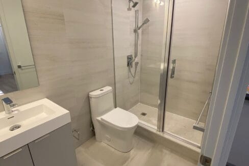 H72920-708_Washroom_2025-09-22