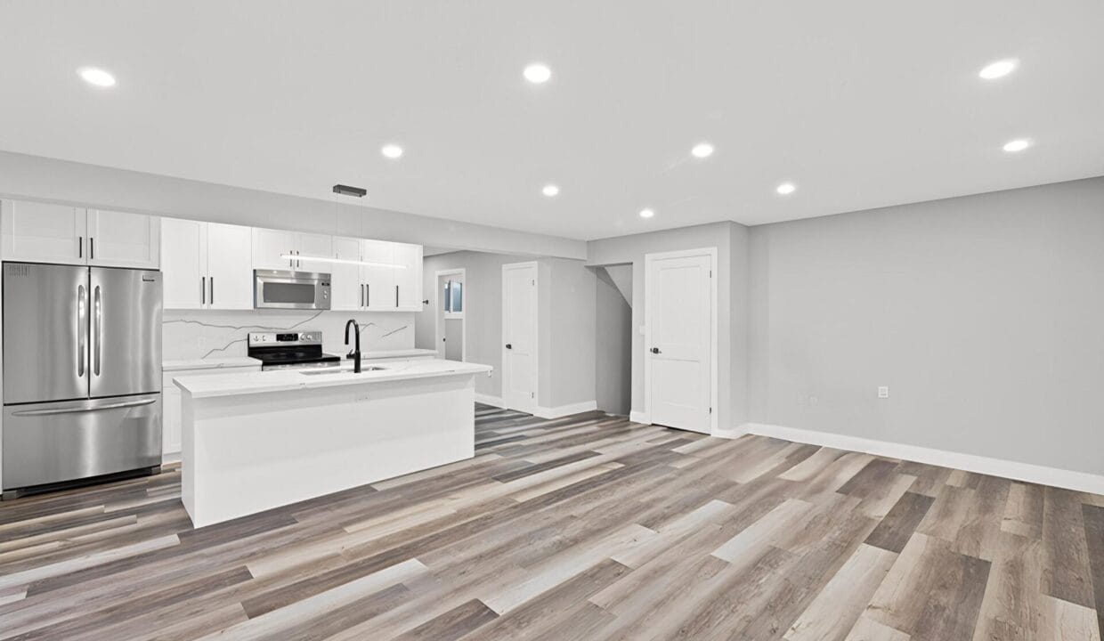 P1260288 - Furniture removed - 0