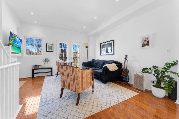 e878a919-a9a6-4ca7-bf40-21e036953894